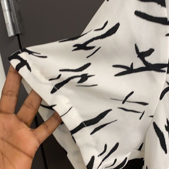 New Size Large Top - Picture 4 of 5